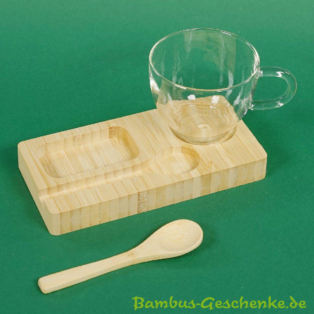 Bambus-Servierbrettchen mit Glastasse und L&ouml;ffel
